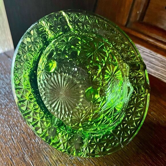 Vintage Smith Glass Daisy and Button Green Footed Ashtray Incense Trinket Bowl - Picture 10 of 15